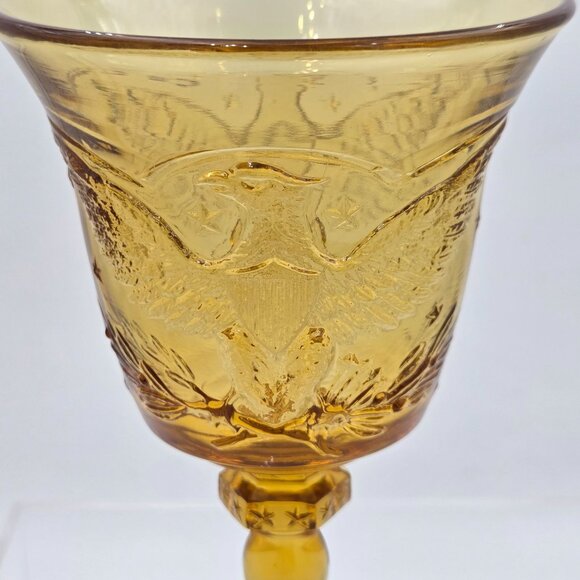 L. E. Smith Glass American Eagle Yellow Goblet 6½″ Pressed Glass U.S. Vintage - Picture 6 of 7